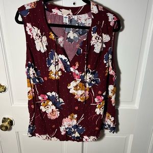 Old Navy XXL burgundy flowered sleeveless blouse